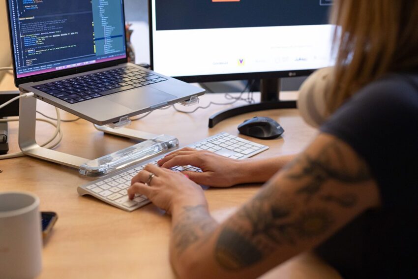 开发者笔记本电脑屏幕代码